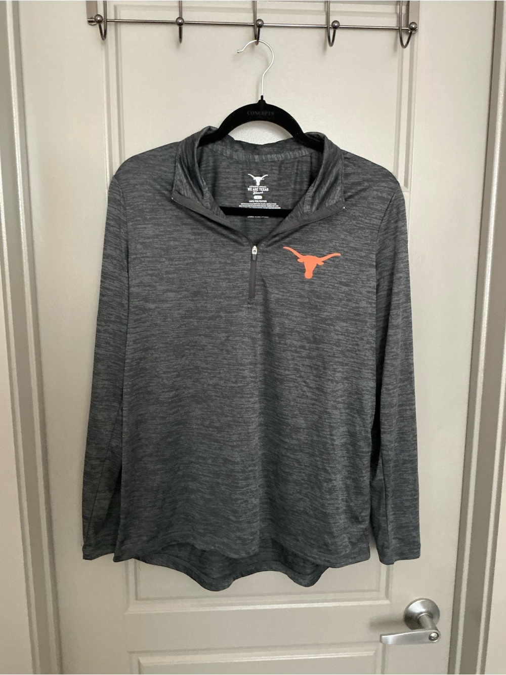 We Are Texas UT Quarter Zip Pullover Size L – Barely Worn 🤘